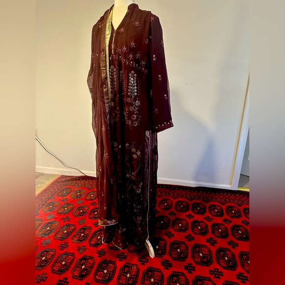 Elegant Maroon Kaftan - Picture 1 of 1